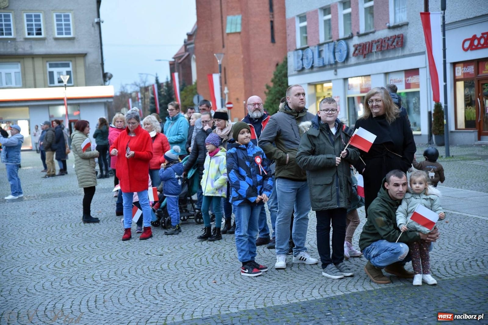 Zdjęcie w galerii na portalu naszraciborz.pl: Listopadowy raciborski wieczór z pieśnią patriotyczną [FOTO i WIDEO] wiadomości z regionu