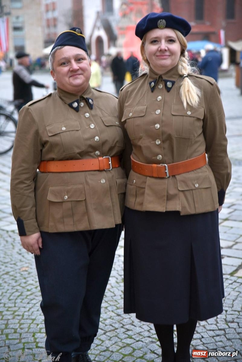 Zdjęcie w galerii na portalu naszraciborz.pl: Listopadowy raciborski wieczór z pieśnią patriotyczną [FOTO i WIDEO] wiadomości z regionu