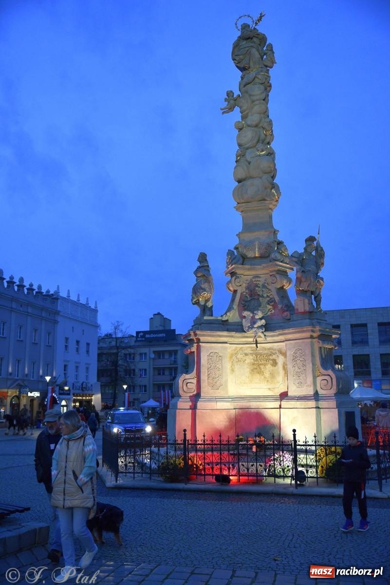 Zdjęcie w galerii na portalu naszraciborz.pl: Listopadowy raciborski wieczór z pieśnią patriotyczną [FOTO i WIDEO] wiadomości z regionu