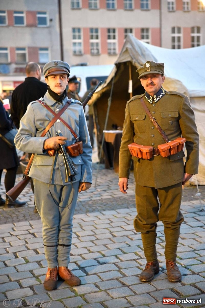 Zdjęcie w galerii na portalu naszraciborz.pl: Listopadowy raciborski wieczór z pieśnią patriotyczną [FOTO i WIDEO] wiadomości z regionu