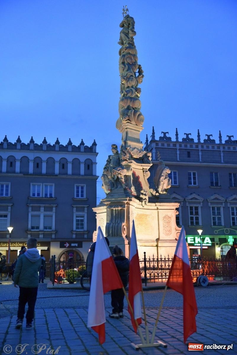 Zdjęcie w galerii na portalu naszraciborz.pl: Listopadowy raciborski wieczór z pieśnią patriotyczną [FOTO i WIDEO] wiadomości z regionu