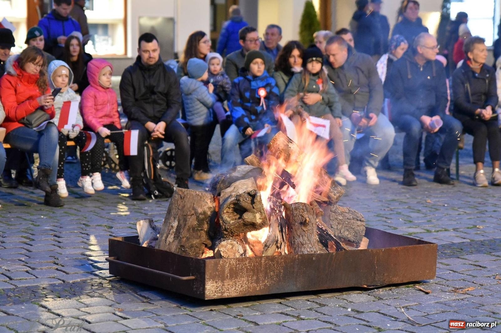 Zdjęcie w galerii na portalu naszraciborz.pl: Listopadowy raciborski wieczór z pieśnią patriotyczną [FOTO i WIDEO] wiadomości z regionu