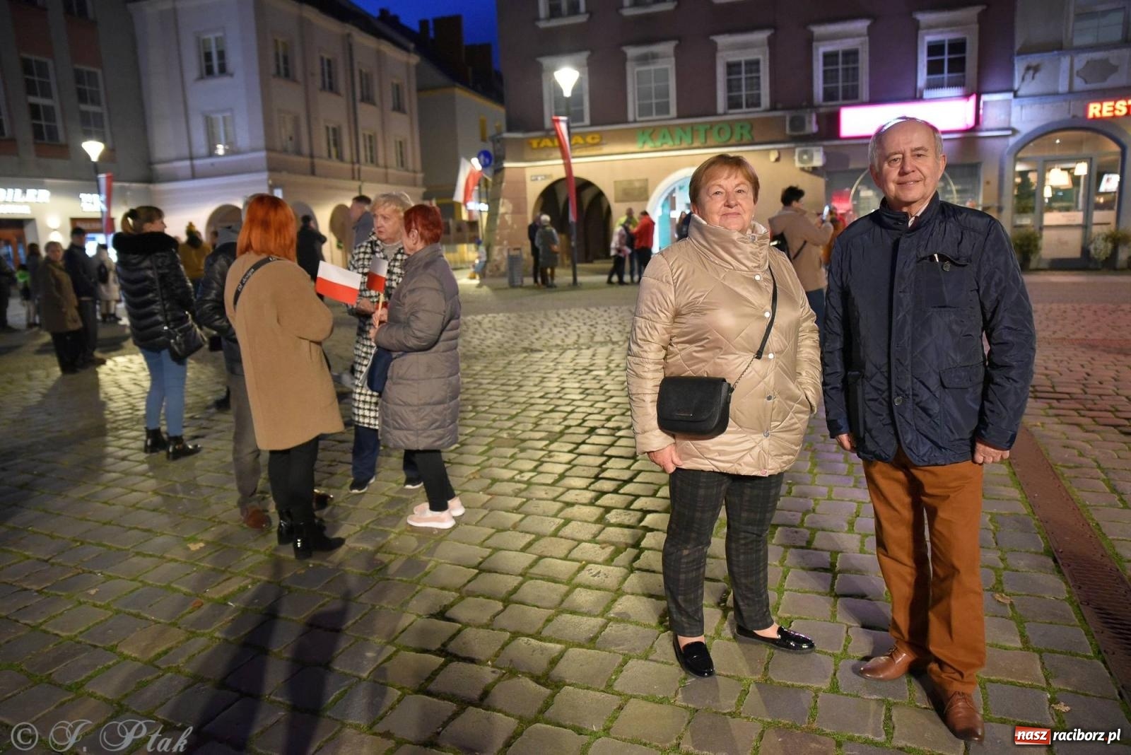 Zdjęcie w galerii na portalu naszraciborz.pl: Listopadowy raciborski wieczór z pieśnią patriotyczną [FOTO i WIDEO] wiadomości z regionu