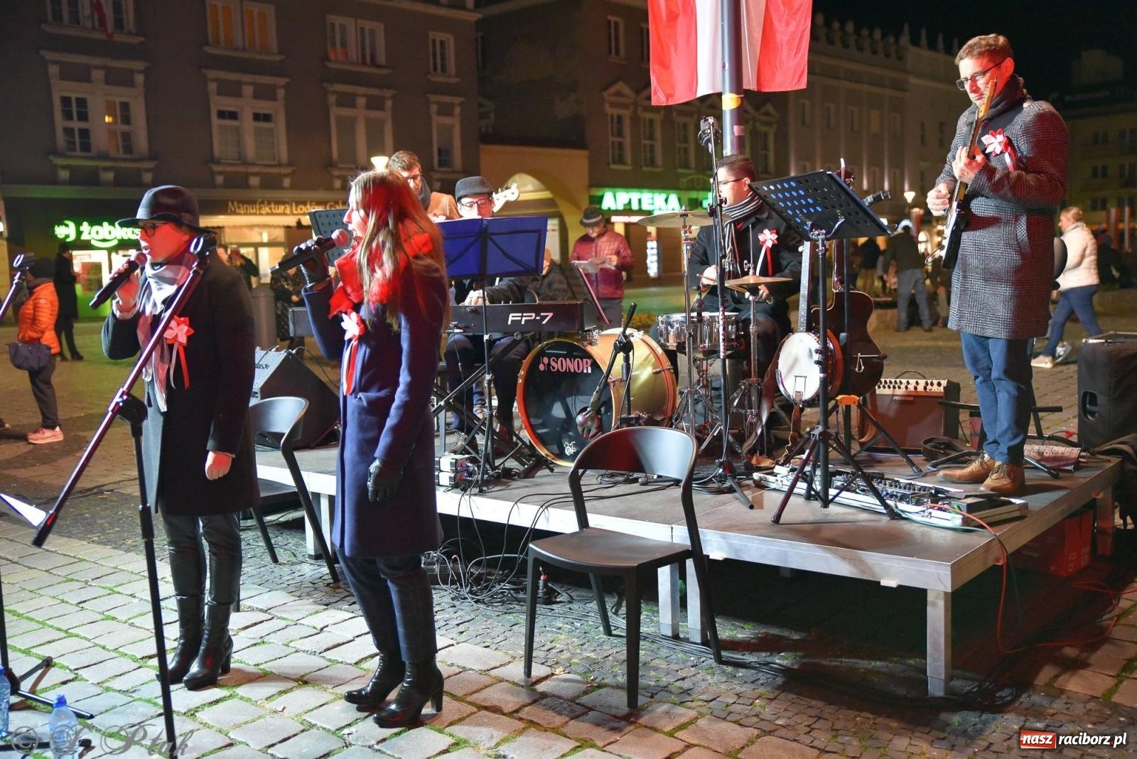 Zdjęcie w galerii na portalu naszraciborz.pl: Listopadowy raciborski wieczór z pieśnią patriotyczną [FOTO i WIDEO] wiadomości z regionu
