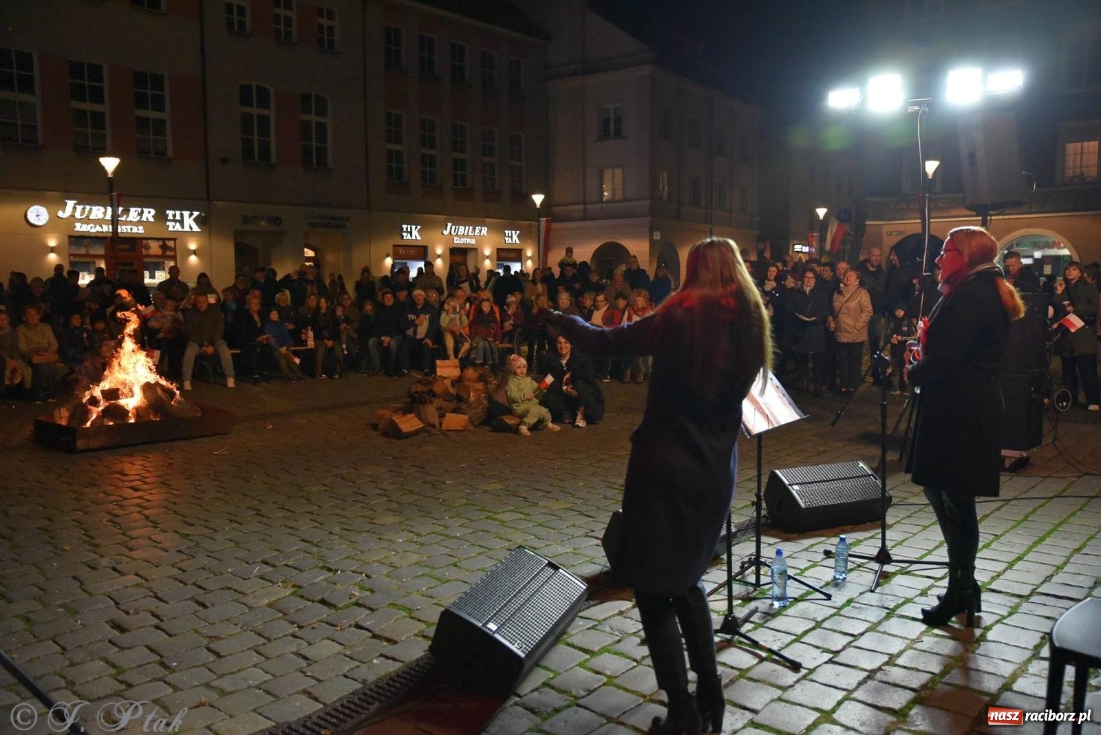 Zdjęcie w galerii na portalu naszraciborz.pl: Listopadowy raciborski wieczór z pieśnią patriotyczną [FOTO i WIDEO] wiadomości z regionu