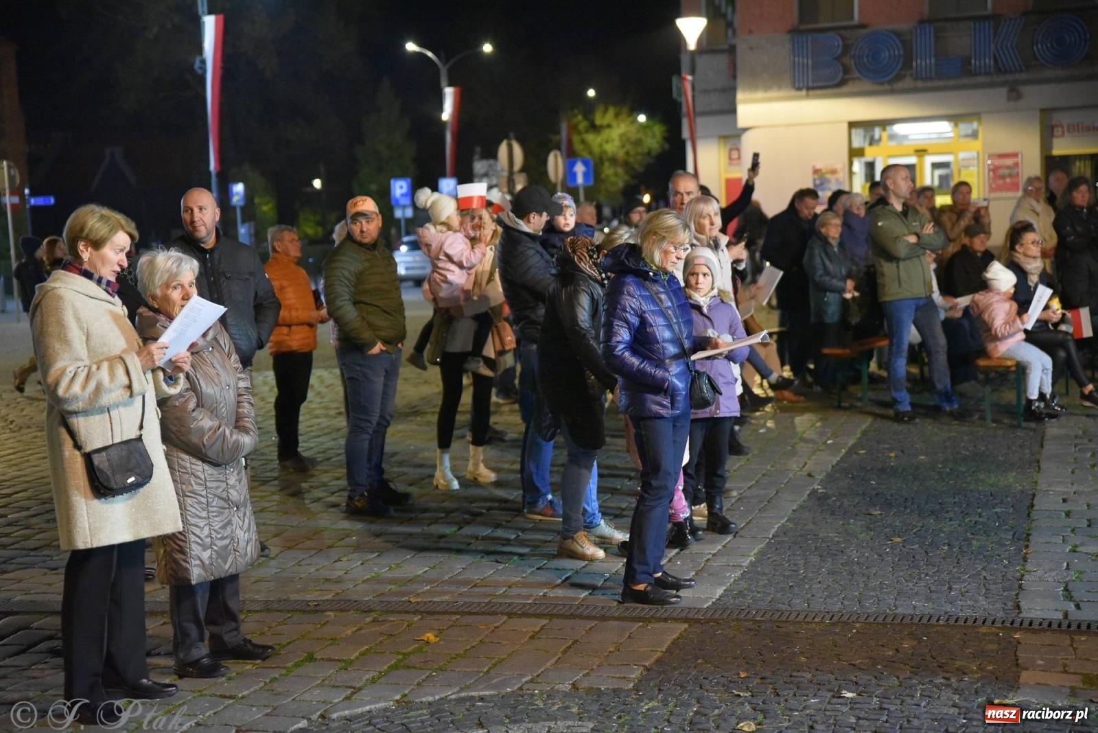 Zdjęcie w galerii na portalu naszraciborz.pl: Listopadowy raciborski wieczór z pieśnią patriotyczną [FOTO i WIDEO] wiadomości z regionu