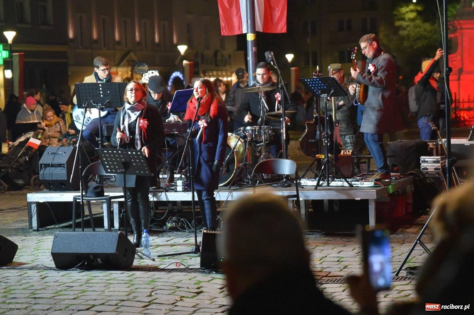 Zdjęcie w galerii na portalu naszraciborz.pl: Listopadowy raciborski wieczór z pieśnią patriotyczną [FOTO i WIDEO] wiadomości z regionu