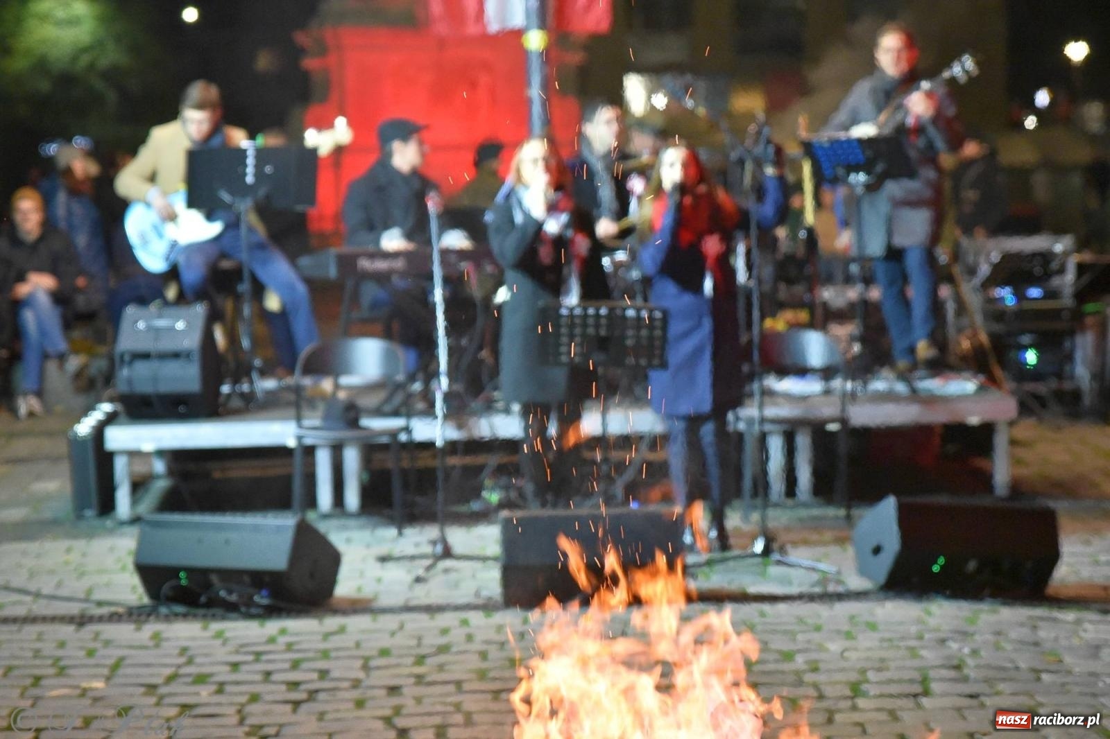 Zdjęcie w galerii na portalu naszraciborz.pl: Listopadowy raciborski wieczór z pieśnią patriotyczną [FOTO i WIDEO] wiadomości z regionu