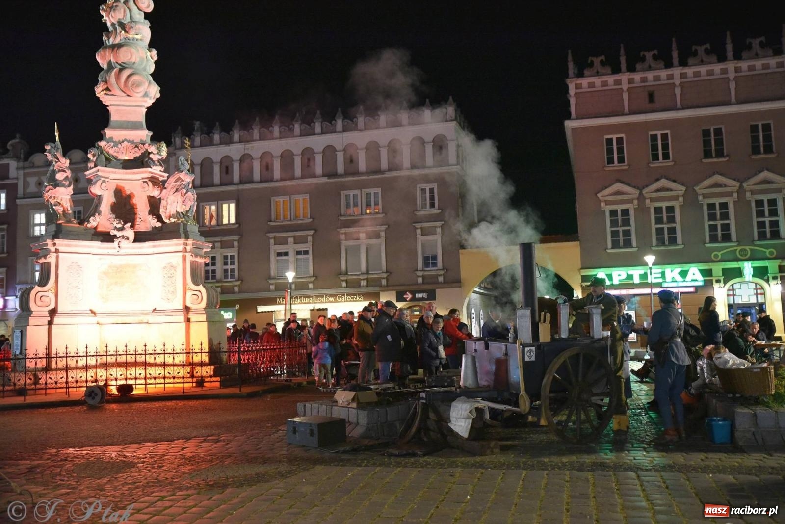Zdjęcie w galerii na portalu naszraciborz.pl: Listopadowy raciborski wieczór z pieśnią patriotyczną [FOTO i WIDEO] wiadomości z regionu
