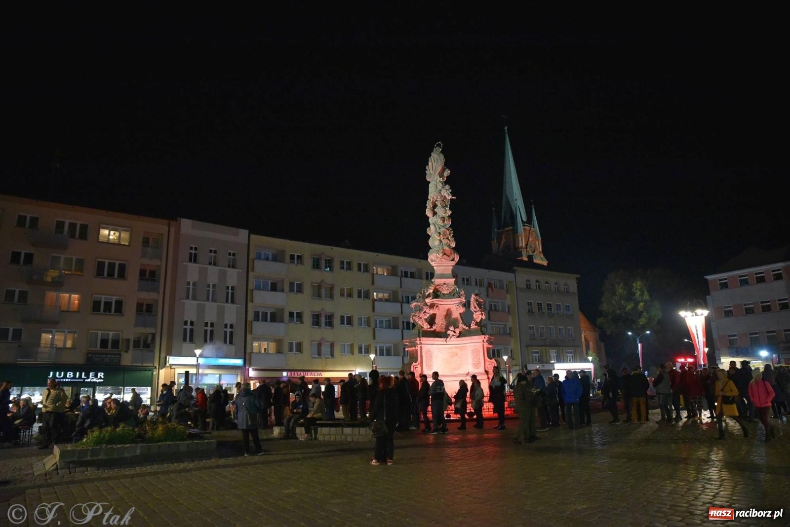 Zdjęcie w galerii na portalu naszraciborz.pl: Listopadowy raciborski wieczór z pieśnią patriotyczną [FOTO i WIDEO] wiadomości z regionu
