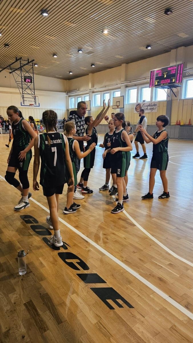 Zdjęcie w galerii na portalu naszraciborz.pl: Koszykarki RKK uczciły Święto Niepodległości na sportowo wiadomości z regionu