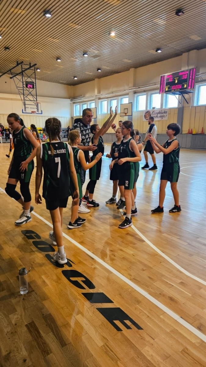 Zdjęcie w galerii na portalu naszraciborz.pl: Koszykarki RKK uczciły Święto Niepodległości na sportowo wiadomości z regionu