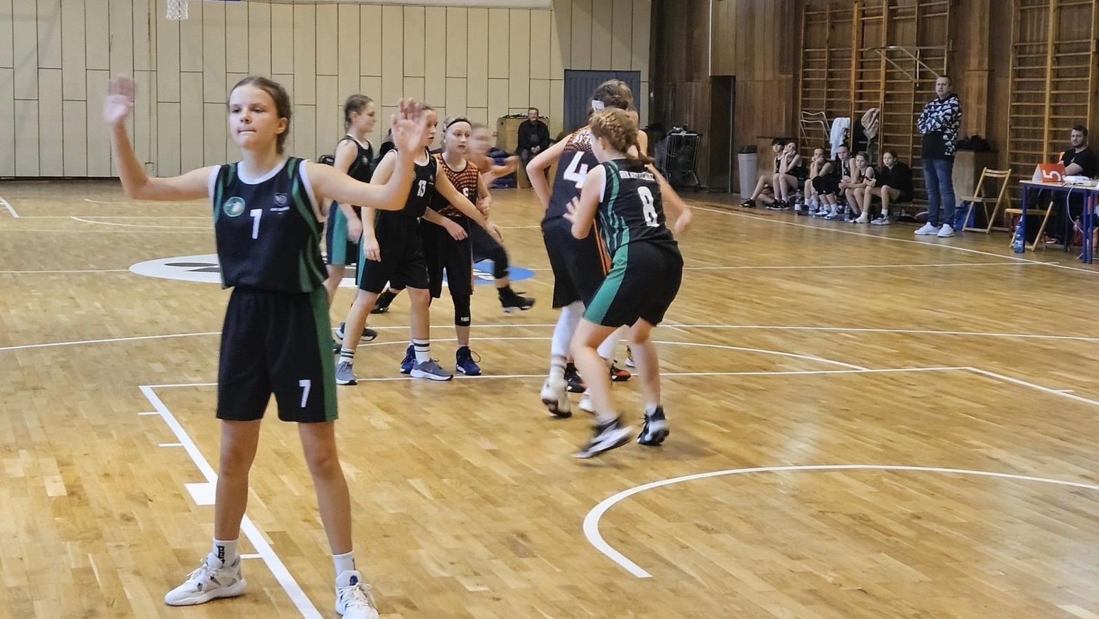 Zdjęcie w galerii na portalu naszraciborz.pl: Koszykarki RKK uczciły Święto Niepodległości na sportowo wiadomości z regionu