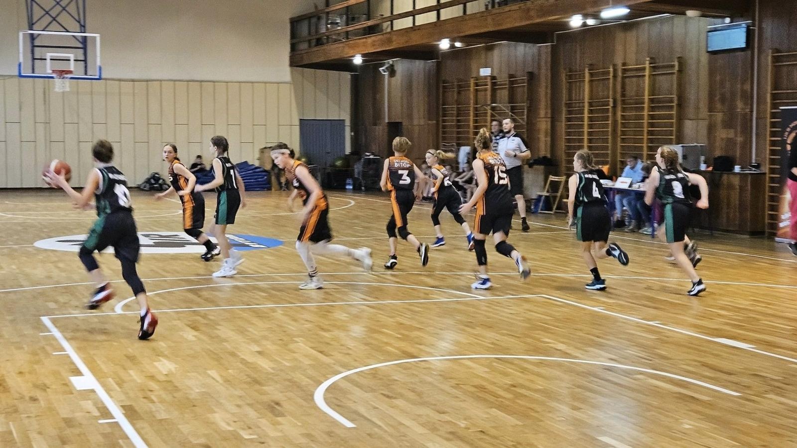 Zdjęcie w galerii na portalu naszraciborz.pl: Koszykarki RKK uczciły Święto Niepodległości na sportowo wiadomości z regionu