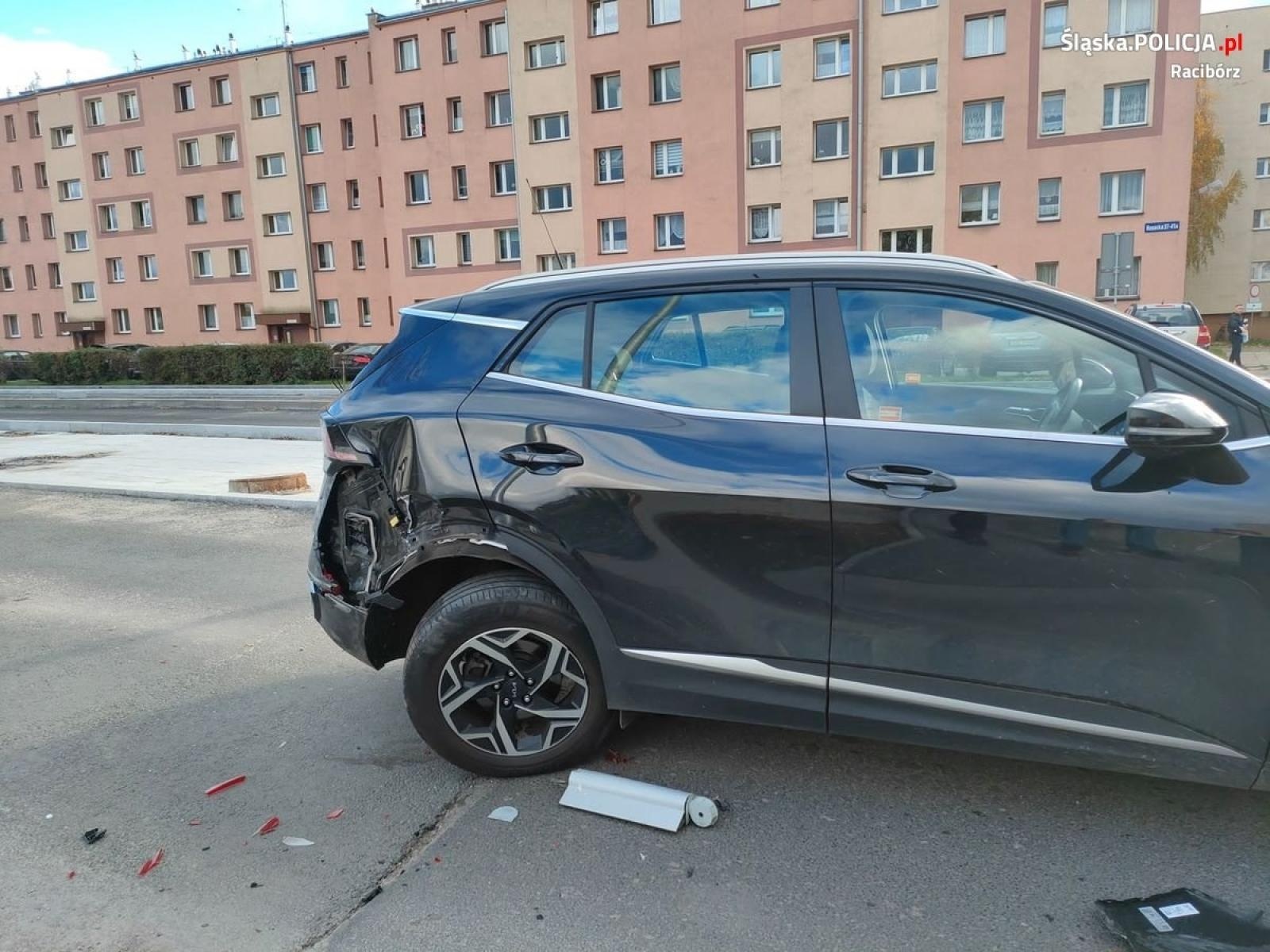 Zdjęcie w galerii na portalu naszraciborz.pl: Policja pokazała film z Bosackiej. Uciekający kierowca golfa i uszkodzenie radiowozów wiadomości z regionu