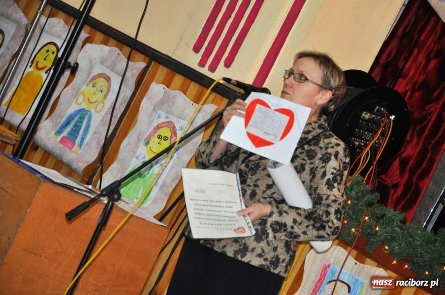 Zdjęcie w galerii na portalu naszraciborz.pl: Wcielili się w role kogutów i słoni... wiadomości z regionu