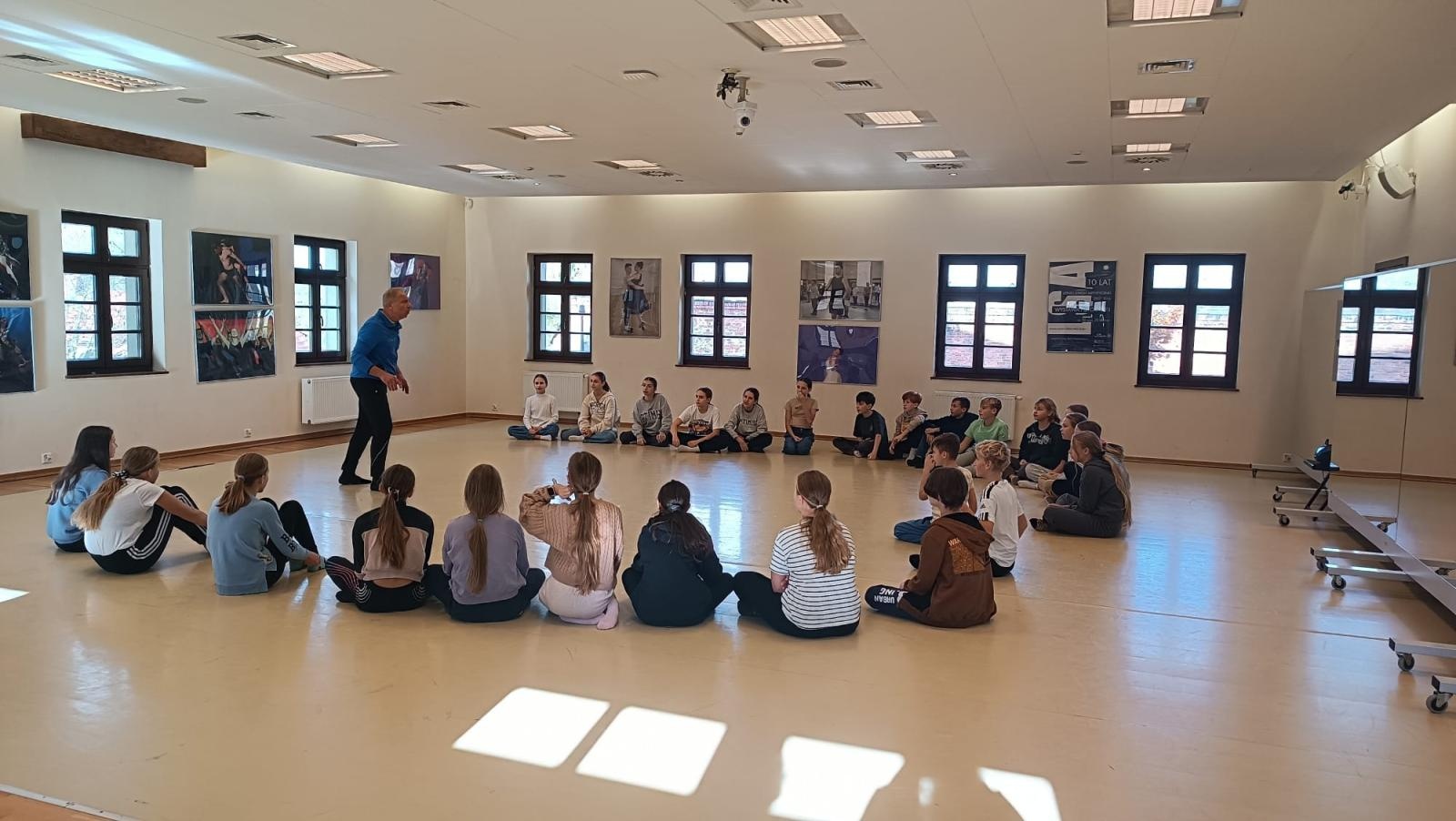 Zdjęcie w galerii na portalu naszraciborz.pl: Bombelki z SP18 na warsztatach w Koszęcinie wiadomości z regionu