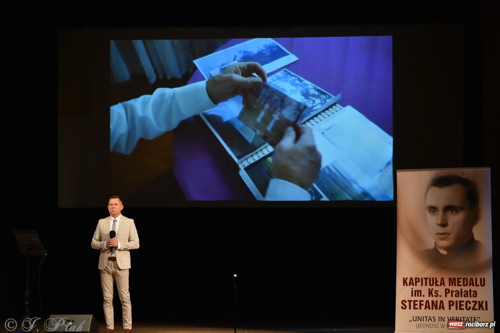 Zdjęcie w galerii na portalu naszraciborz.pl: Poznaliśmy kolejnych laureatów Medalu imienia Księdza Prałata Stefana Pieczki Unitas in Veritate (Jedność w Prawdzie) wiadomości z regionu