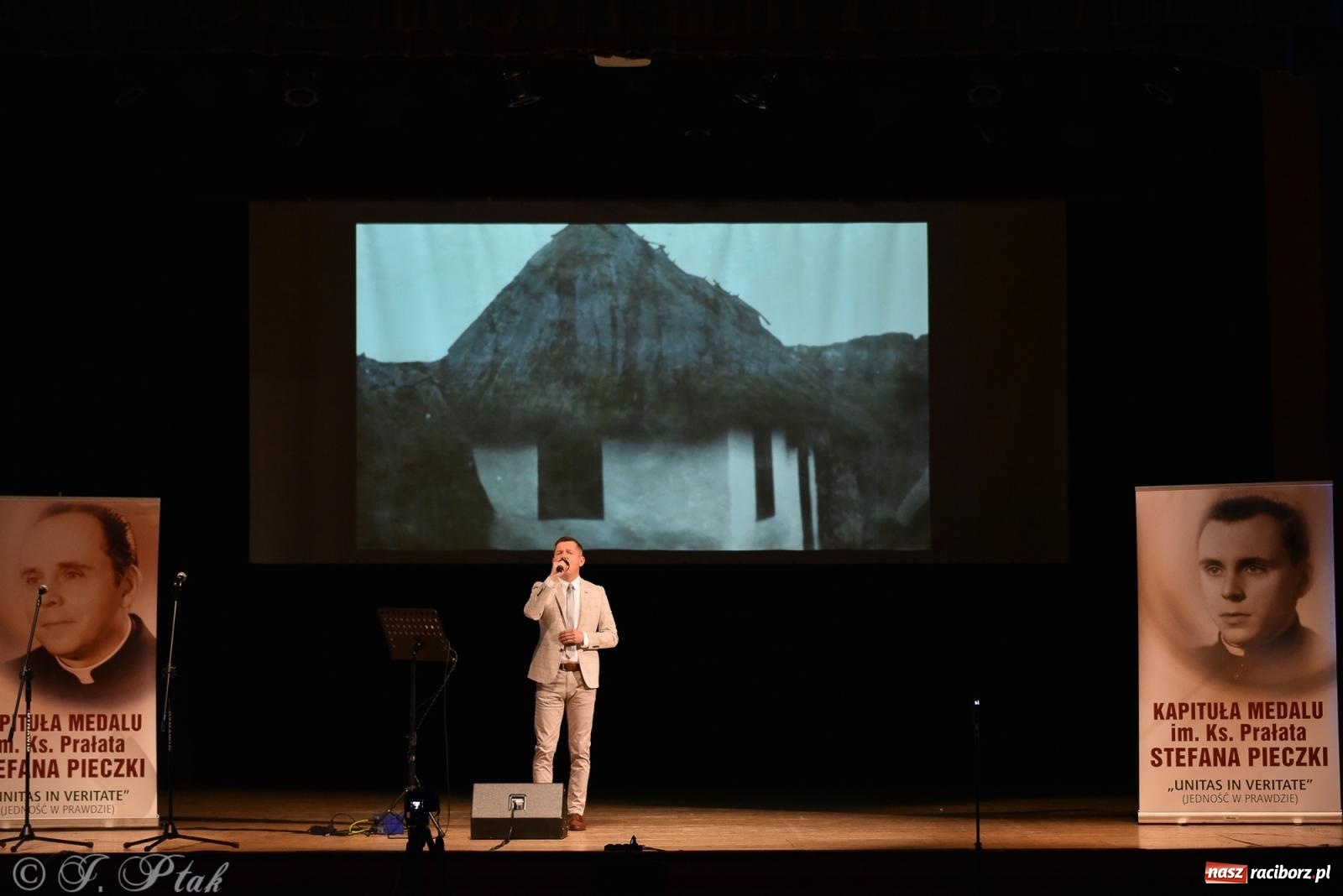 Zdjęcie w galerii na portalu naszraciborz.pl: Poznaliśmy kolejnych laureatów Medalu imienia Księdza Prałata Stefana Pieczki Unitas in Veritate (Jedność w Prawdzie) wiadomości z regionu