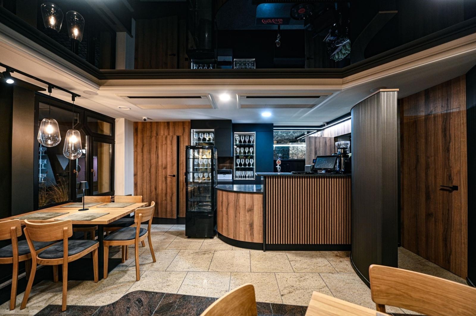 Zdjęcie w galerii na portalu naszraciborz.pl: Restauracja VENA wraca w nowej odsłonie. Zobaczcie wnętrza i menu wiadomości z regionu