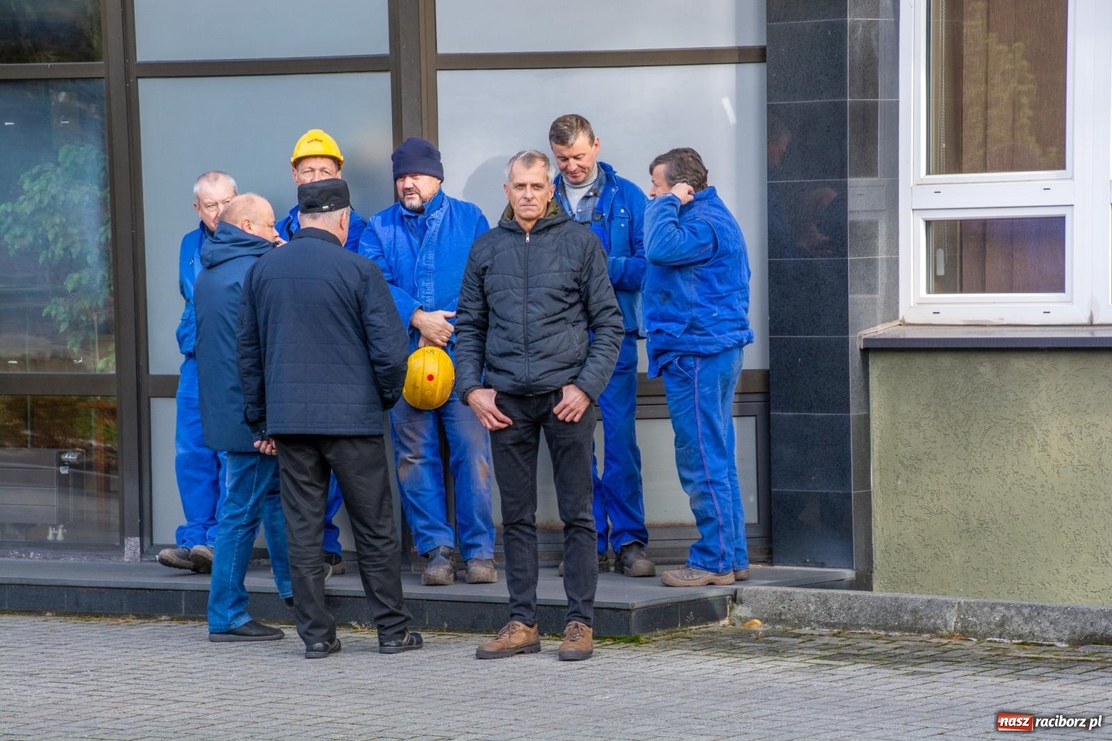Zdjęcie w galerii na portalu naszraciborz.pl: Manifestacja pracowników Rafako. Prezes wierzy w jej przetrwanie wiadomości z regionu