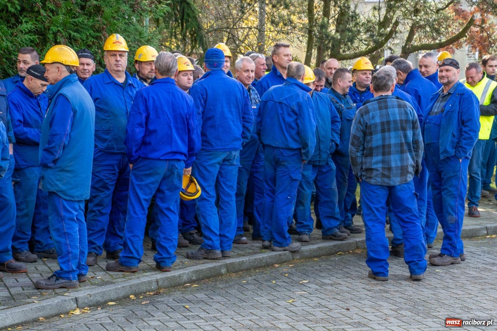 Zdjęcie w galerii na portalu naszraciborz.pl: Manifestacja pracowników Rafako. Prezes wierzy w jej przetrwanie wiadomości z regionu