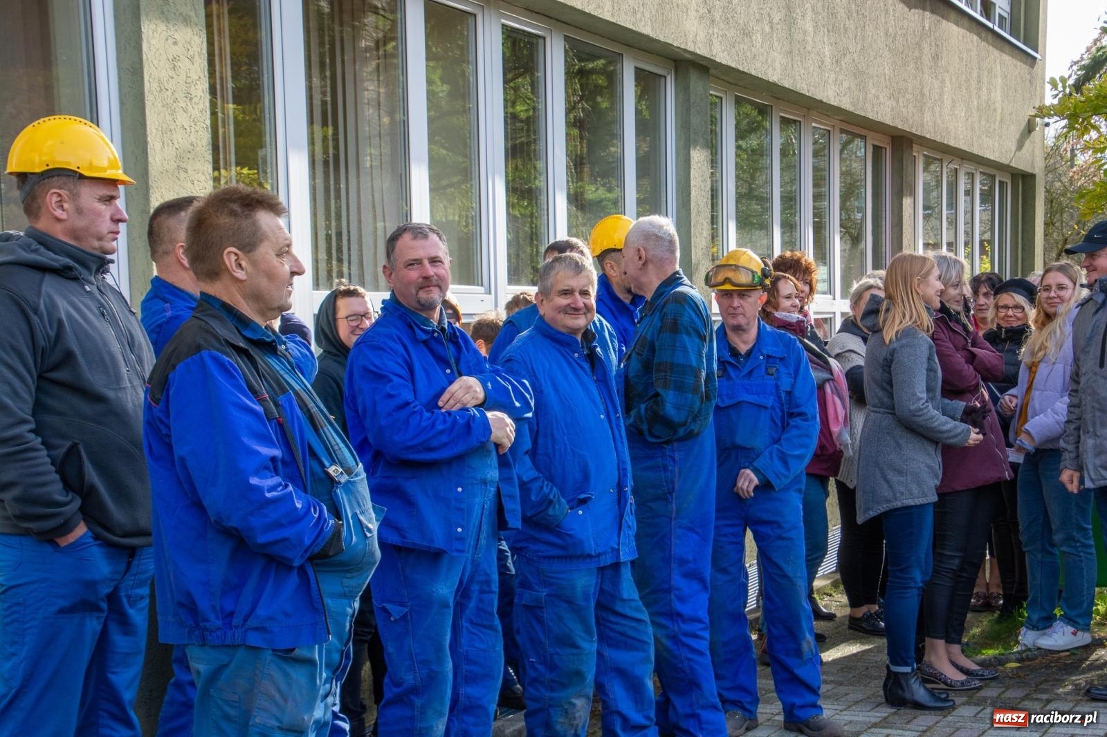 Zdjęcie w galerii na portalu naszraciborz.pl: Manifestacja pracowników Rafako. Prezes wierzy w jej przetrwanie wiadomości z regionu