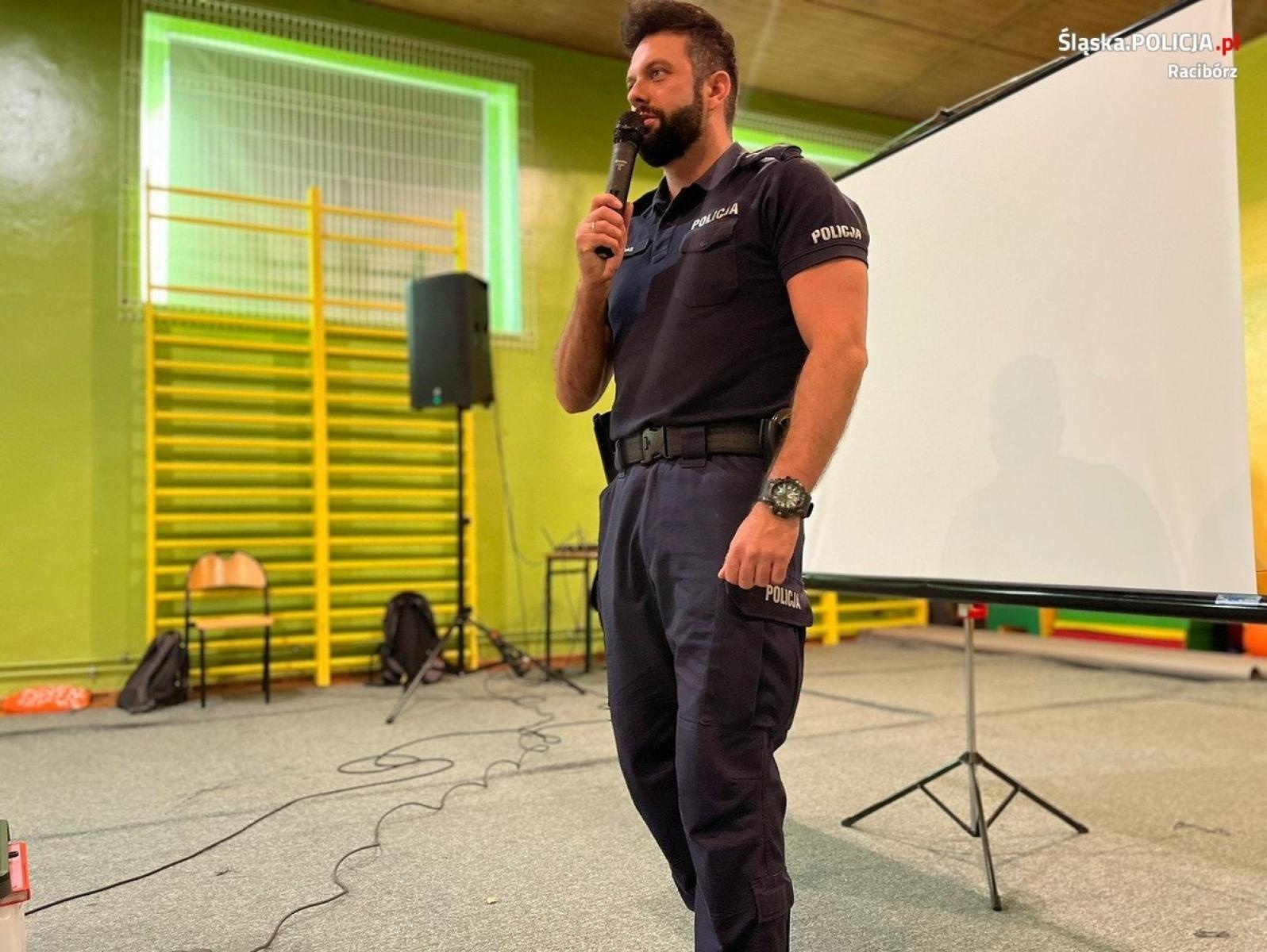 Zdjęcie w galerii na portalu naszraciborz.pl: Ostrożność w Internecie to podstawa wiadomości z regionu