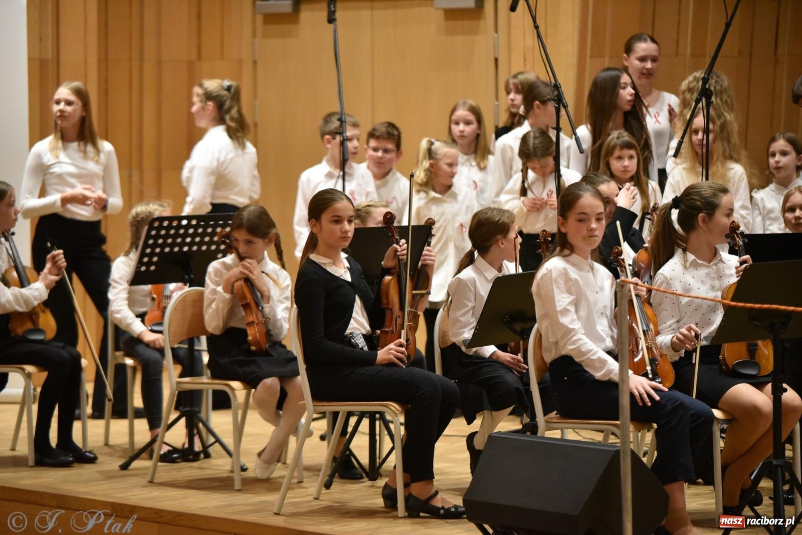 Zdjęcie w galerii na portalu naszraciborz.pl: Koncert Muzyki Polskiej w murach raciborskiej PSM [FOTO i WIDEO] wiadomości z regionu
