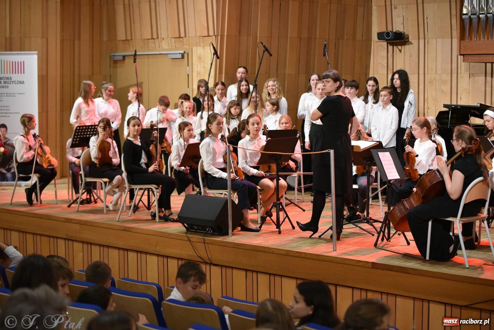 Zdjęcie w galerii na portalu naszraciborz.pl: Koncert Muzyki Polskiej w murach raciborskiej PSM [FOTO i WIDEO] wiadomości z regionu