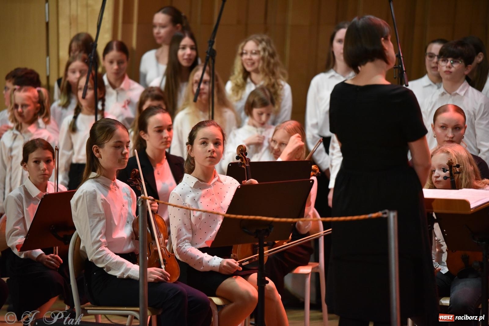 Zdjęcie w galerii na portalu naszraciborz.pl: Koncert Muzyki Polskiej w murach raciborskiej PSM [FOTO i WIDEO] wiadomości z regionu