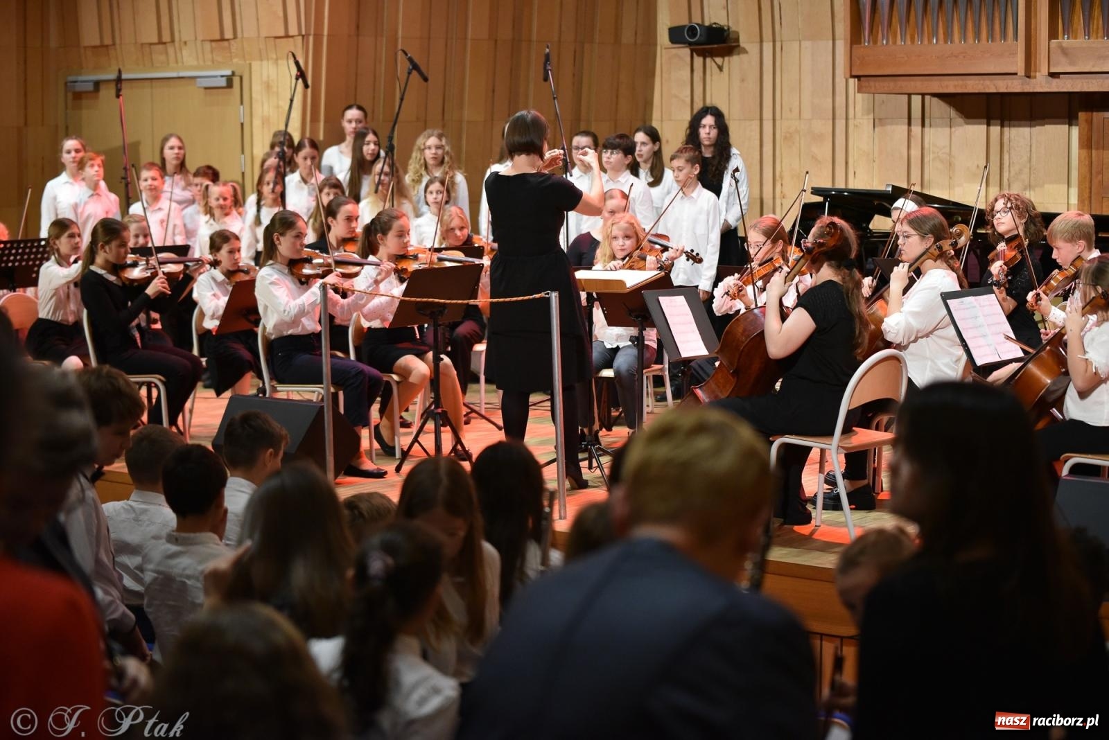 Zdjęcie w galerii na portalu naszraciborz.pl: Koncert Muzyki Polskiej w murach raciborskiej PSM [FOTO i WIDEO] wiadomości z regionu