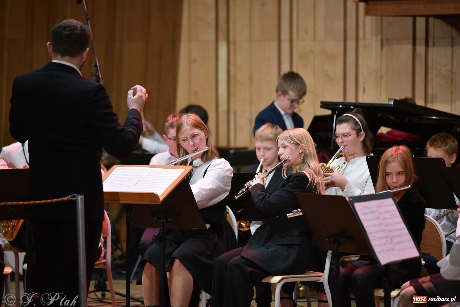 Zdjęcie w galerii na portalu naszraciborz.pl: Koncert Muzyki Polskiej w murach raciborskiej PSM [FOTO i WIDEO] wiadomości z regionu