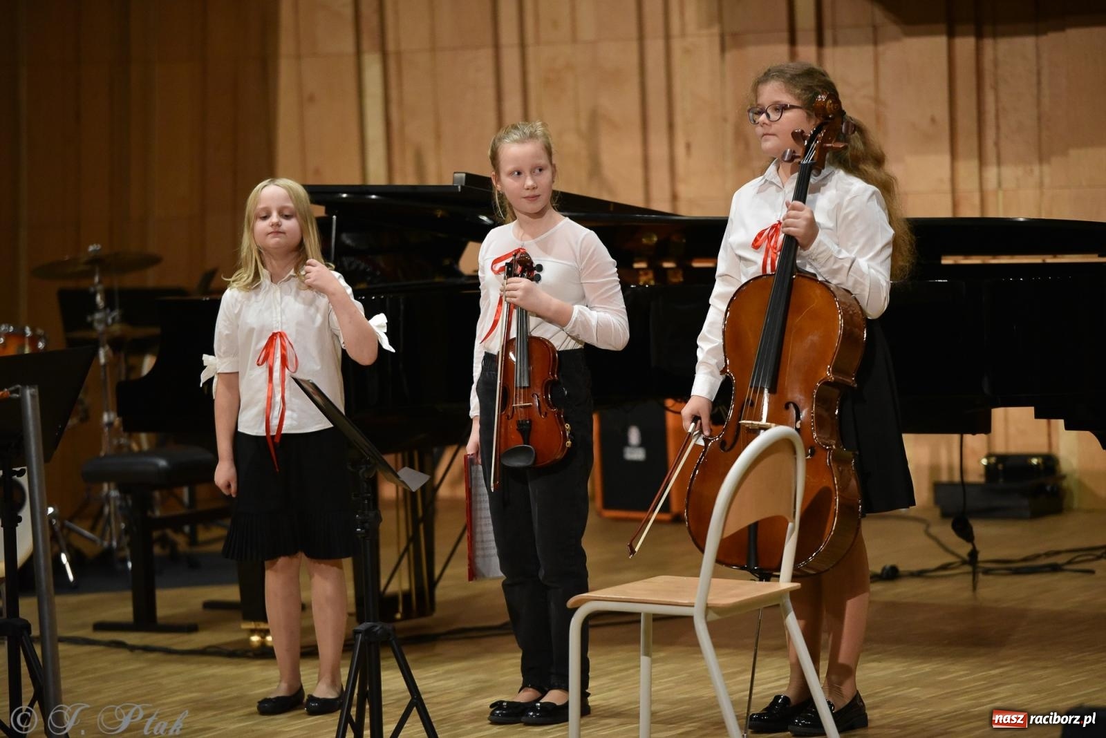 Zdjęcie w galerii na portalu naszraciborz.pl: Koncert Muzyki Polskiej w murach raciborskiej PSM [FOTO i WIDEO] wiadomości z regionu