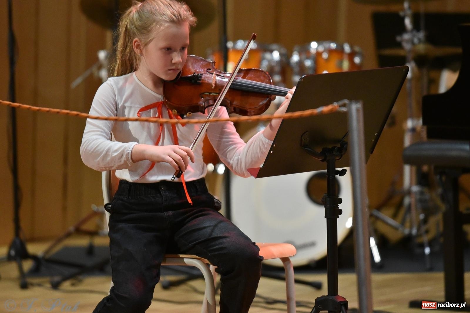 Zdjęcie w galerii na portalu naszraciborz.pl: Koncert Muzyki Polskiej w murach raciborskiej PSM [FOTO i WIDEO] wiadomości z regionu