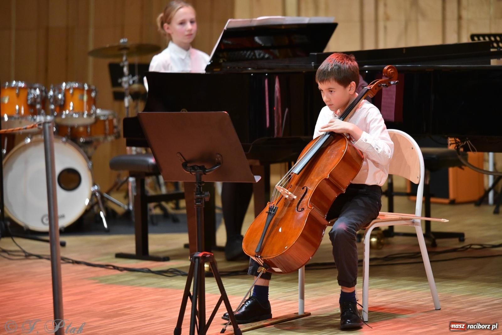 Zdjęcie w galerii na portalu naszraciborz.pl: Koncert Muzyki Polskiej w murach raciborskiej PSM [FOTO i WIDEO] wiadomości z regionu