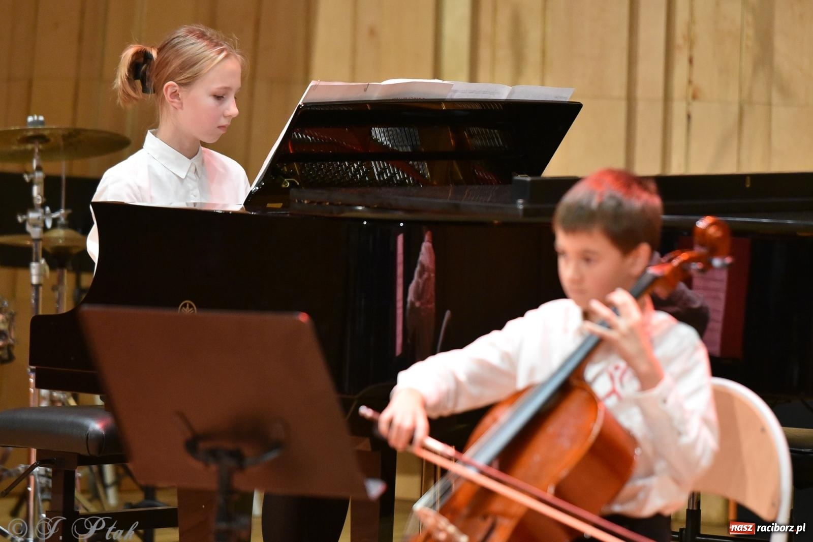 Zdjęcie w galerii na portalu naszraciborz.pl: Koncert Muzyki Polskiej w murach raciborskiej PSM [FOTO i WIDEO] wiadomości z regionu
