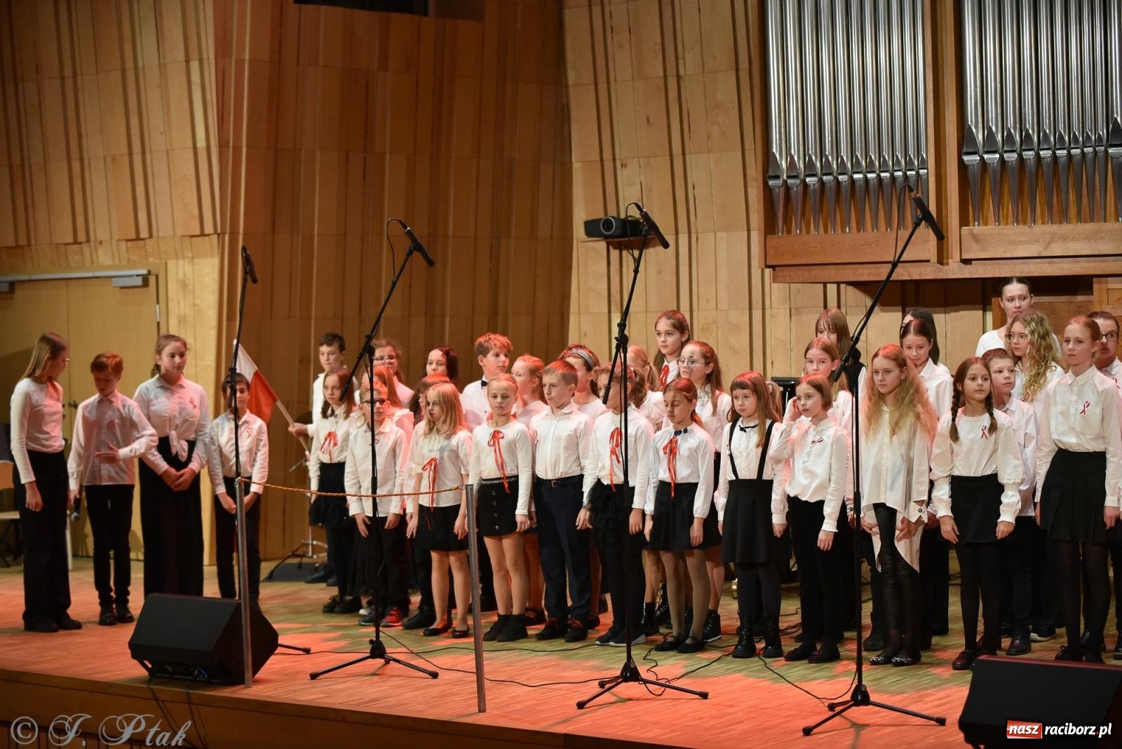 Zdjęcie w galerii na portalu naszraciborz.pl: Koncert Muzyki Polskiej w murach raciborskiej PSM [FOTO i WIDEO] wiadomości z regionu