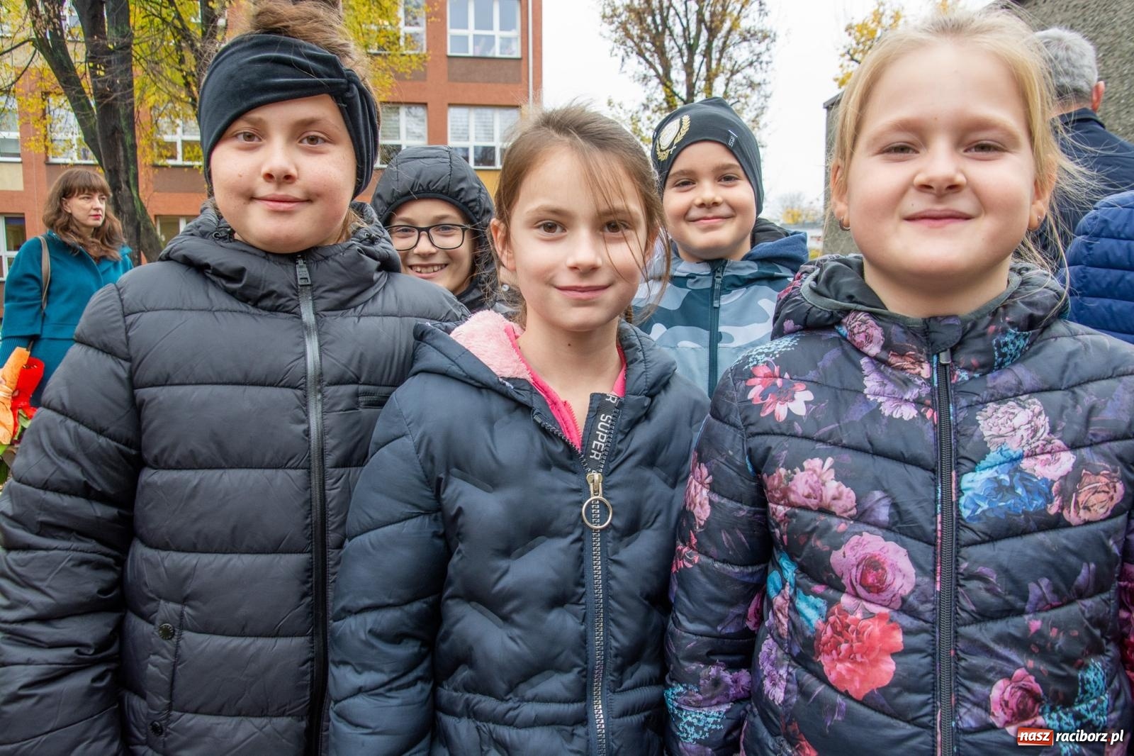 Zdjęcie w galerii na portalu naszraciborz.pl: SP 4 ma ekopracownię pod chmurką ze stacją METEO wiadomości z regionu