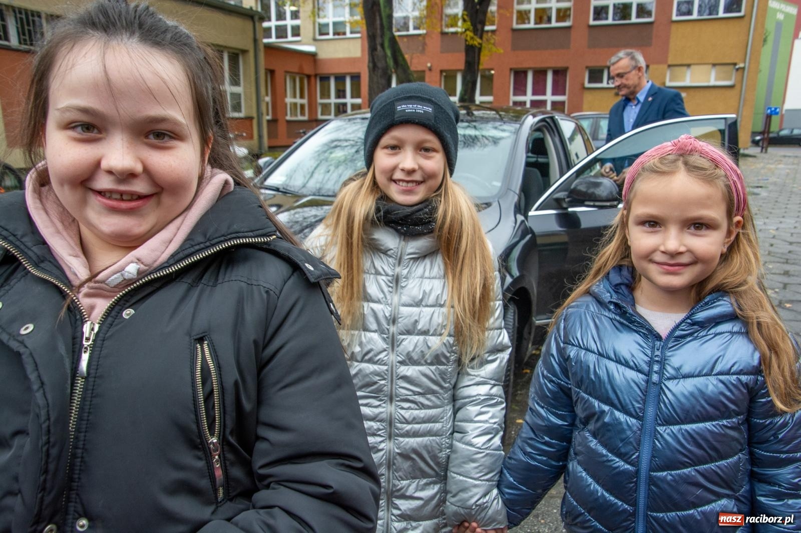 Zdjęcie w galerii na portalu naszraciborz.pl: SP 4 ma ekopracownię pod chmurką ze stacją METEO wiadomości z regionu