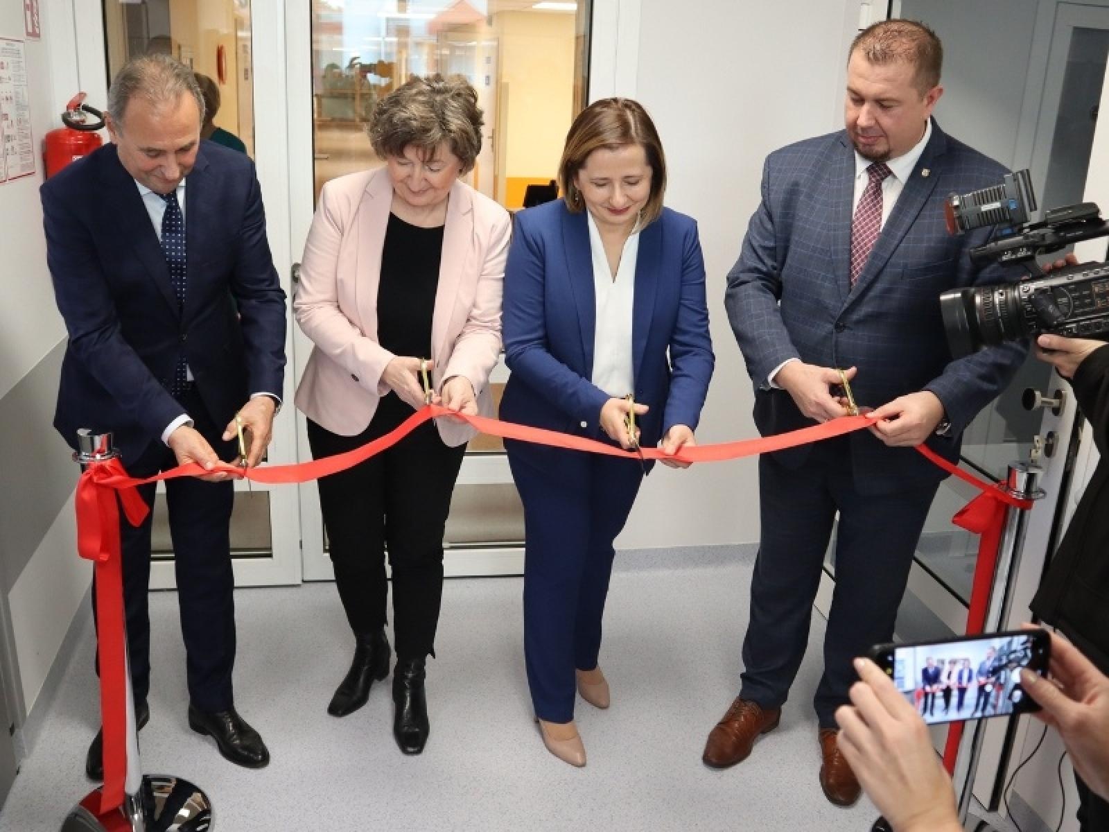 Zdjęcie w galerii na portalu naszraciborz.pl: Raciborski oddział obserwacyjno-zakaźny przeszedł gruntowną modernizację wiadomości z regionu