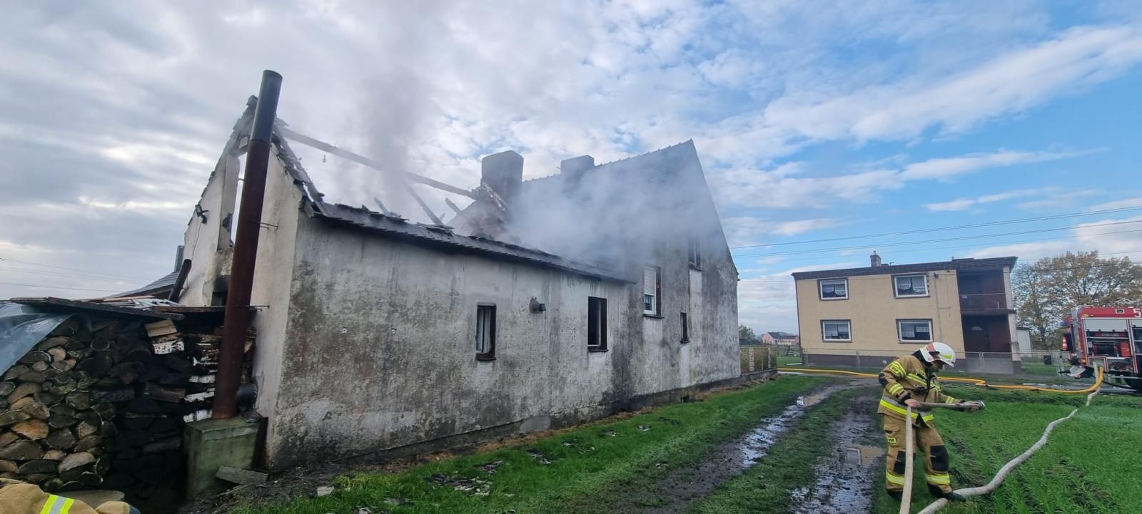 Zdjęcie w galerii na portalu naszraciborz.pl: Pożar w Rudzie. W akcji dziesięć zastępów strażaków [FOTO] wiadomości z regionu