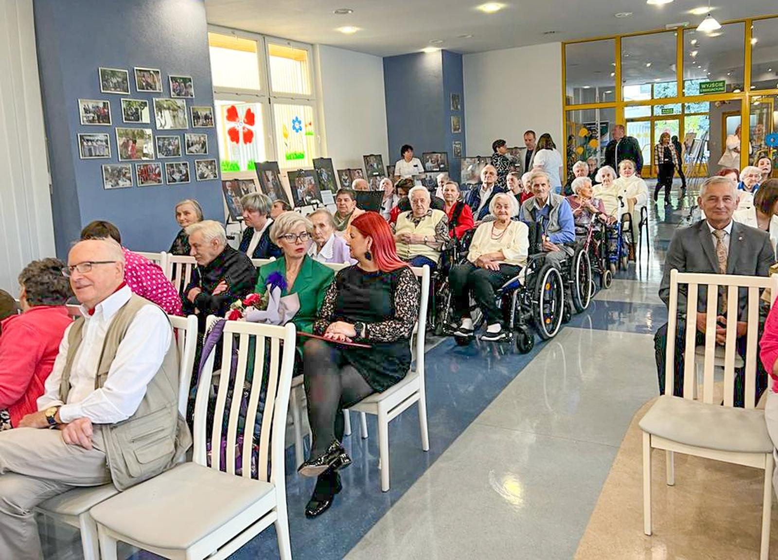 Zdjęcie w galerii na portalu naszraciborz.pl: DPS Złota Jesień świętuje 40. urodziny wiadomości z regionu