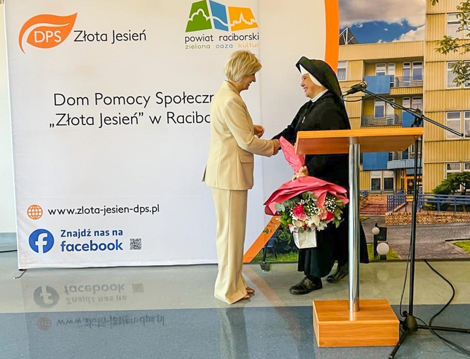 Zdjęcie w galerii na portalu naszraciborz.pl: DPS Złota Jesień świętuje 40. urodziny wiadomości z regionu