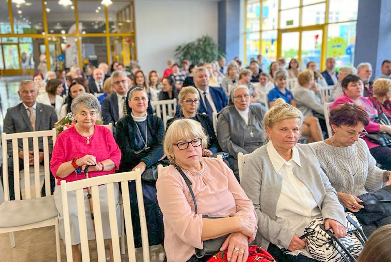 Zdjęcie w galerii na portalu naszraciborz.pl: DPS Złota Jesień świętuje 40. urodziny wiadomości z regionu