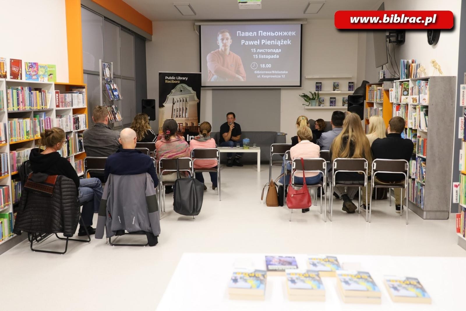 Zdjęcie w galerii na portalu naszraciborz.pl: Opór. Paweł Pieniążek w raciborskiej bibliotece wiadomości z regionu