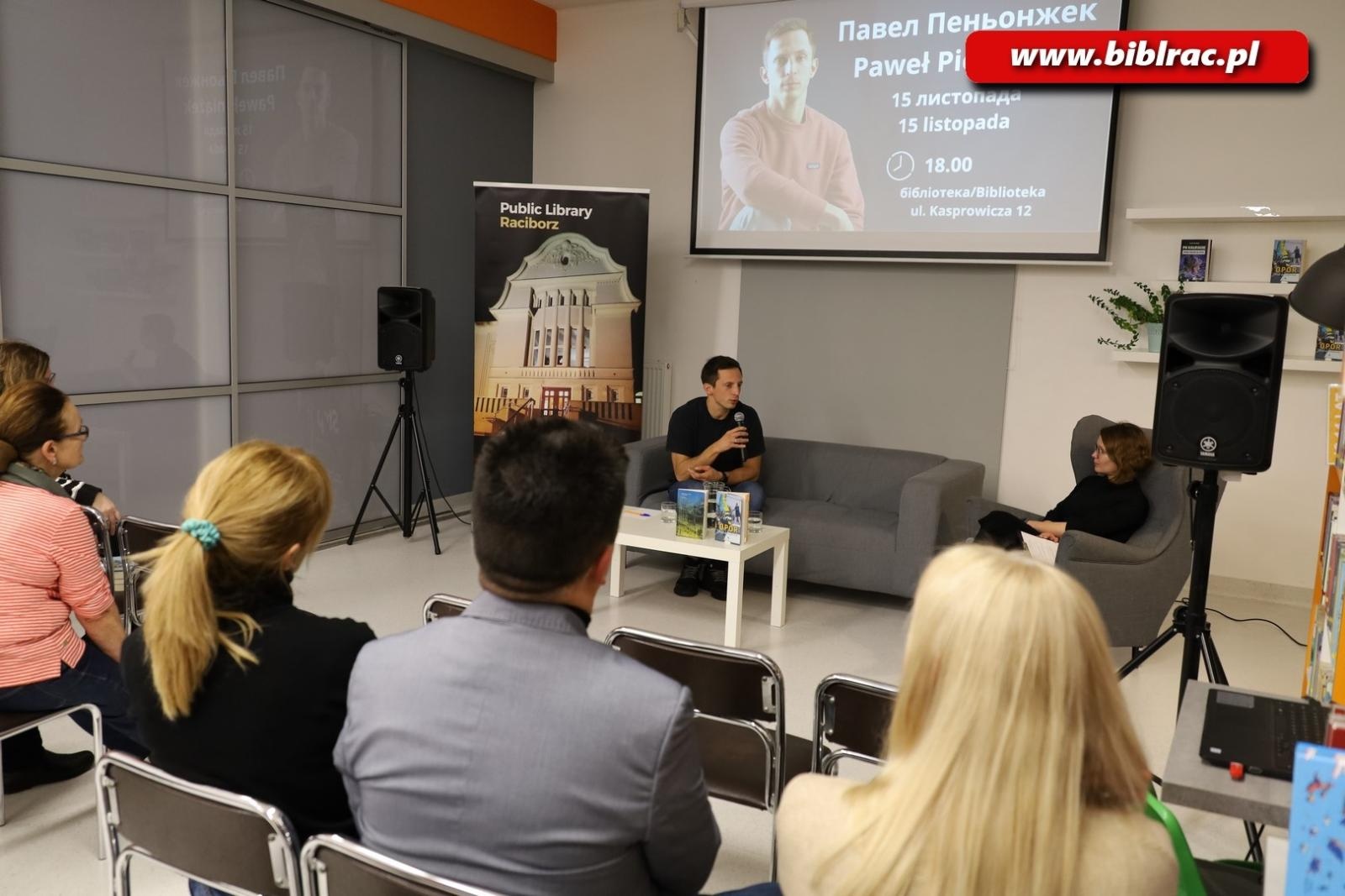 Zdjęcie w galerii na portalu naszraciborz.pl: Opór. Paweł Pieniążek w raciborskiej bibliotece wiadomości z regionu