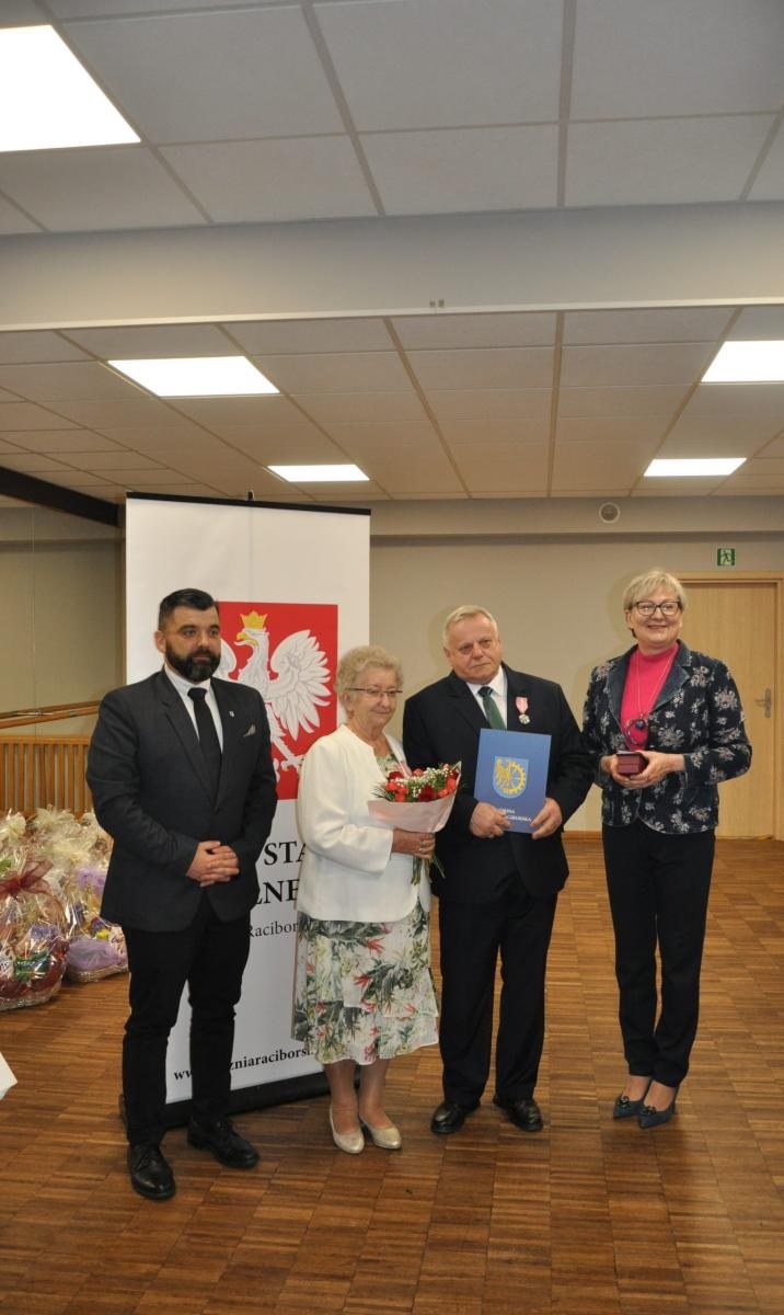Zdjęcie w galerii na portalu naszraciborz.pl: Złote gody w Kuźni Raciborskiej wiadomości z regionu