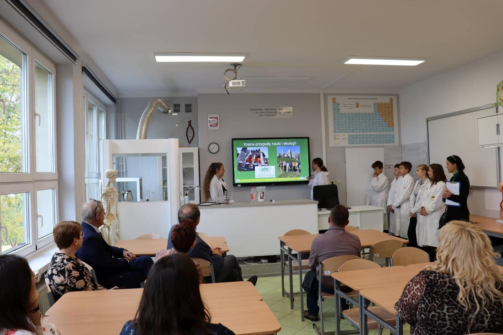 Zdjęcie w galerii na portalu naszraciborz.pl: Pietrowicka podstawówka ma krainę przygody, nauki i ekologii wiadomości z regionu