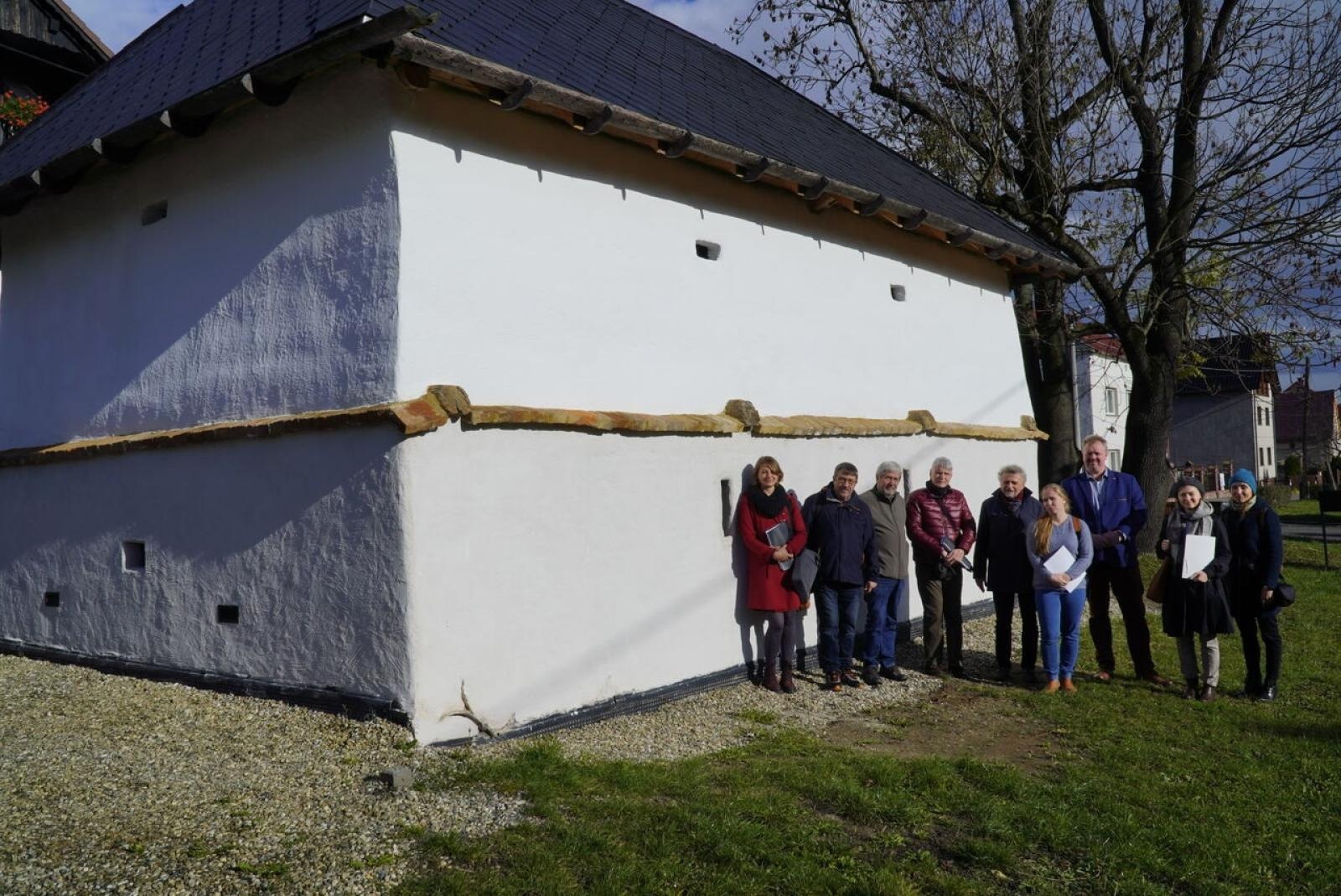 Zdjęcie w galerii na portalu naszraciborz.pl: Zakończył się czwarty etap remontu zabytkowego spichlerza chłopskiego w Sudole wiadomości z regionu